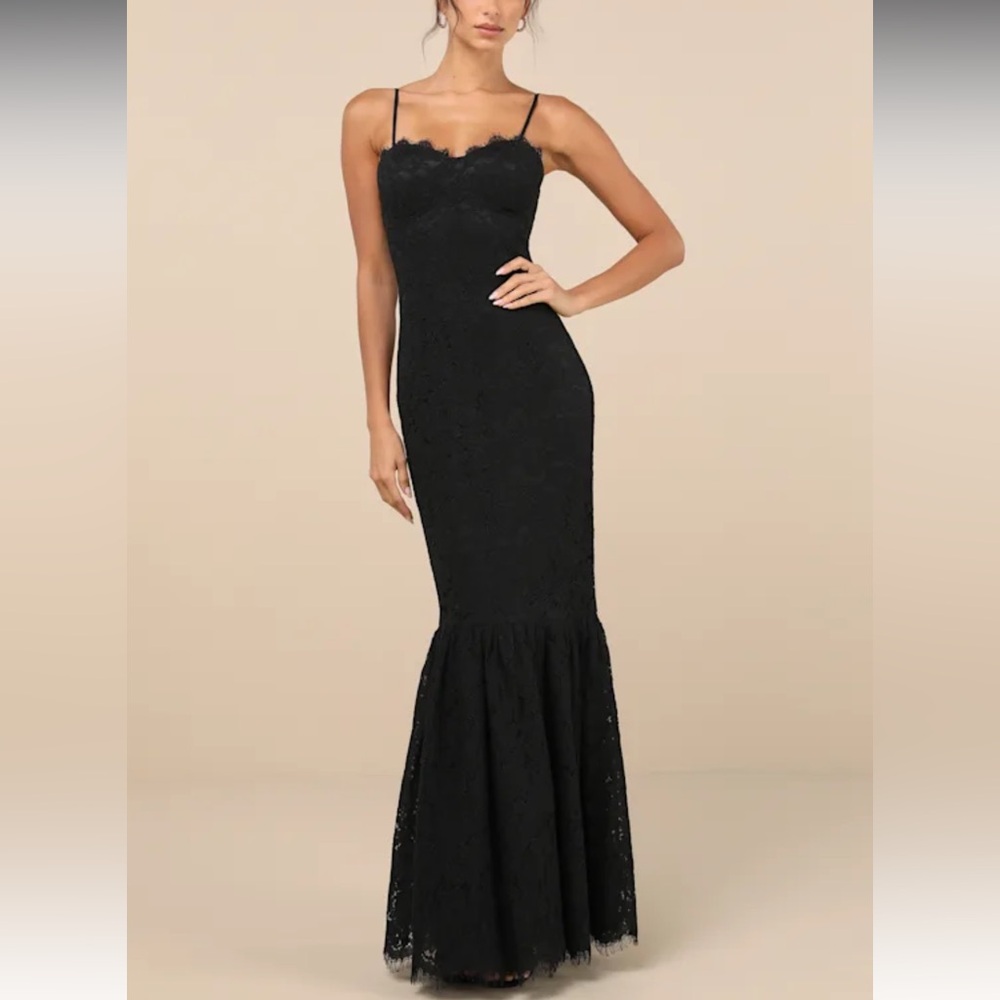 Black Lace Bustier Trumpet Gown
